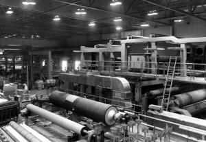 Coucheuse de l'usine de papier Fraser de Madawaska, Maine