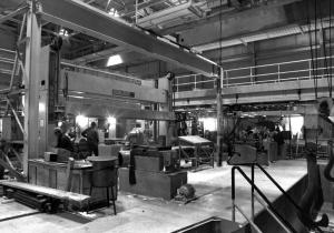 Montage de la bobineuse  l'usine Fraser Paper Limited de Madawaska, Maine
