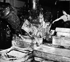 Un ancien dfibreur multipresse  l'usine Fraser d'Edmudnston