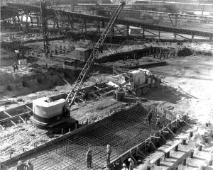 Construction du nouvel atelier de prparation du bois