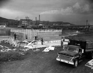 Construction de l'immeuble de la pompe secondaire  l'usine Fraser d'Edmundston