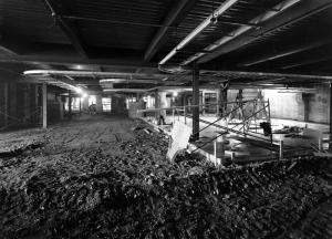 Construction du sous-sol de l'usine de sciage Fraser de Plaster Rock