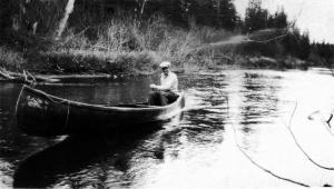 M. Joseph Nol Thibodeau en canot