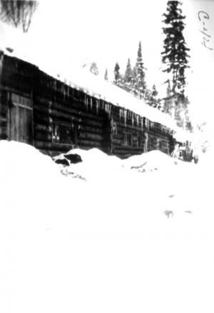 Camp 44 sous la neige