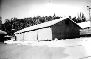Entrepôt au Summit Depot en hiver