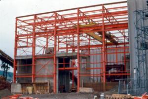 Construction de l'atelier de prparation du bois  l'usine Fraser d'Edmundston