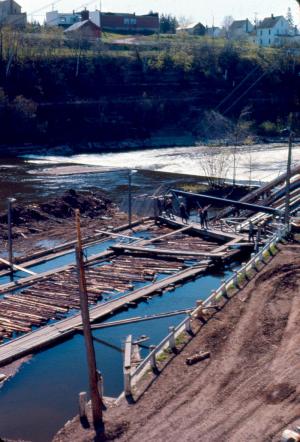 Barrage sur la rivire Tobique