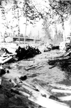 Flottage du bois sur le ruisseau Purvis 