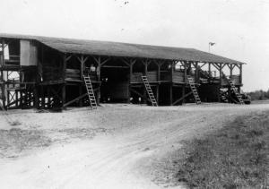 Hangar à bois au Moulin Davis